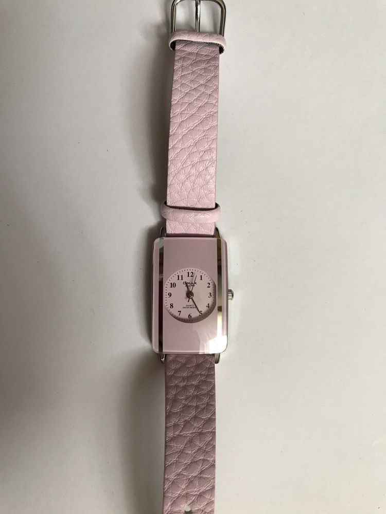 Różowy damski zegarek od Omax