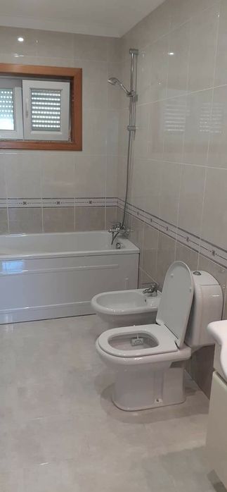 Canalizador é picheleiro para vários serviços de  zonas de Portugal