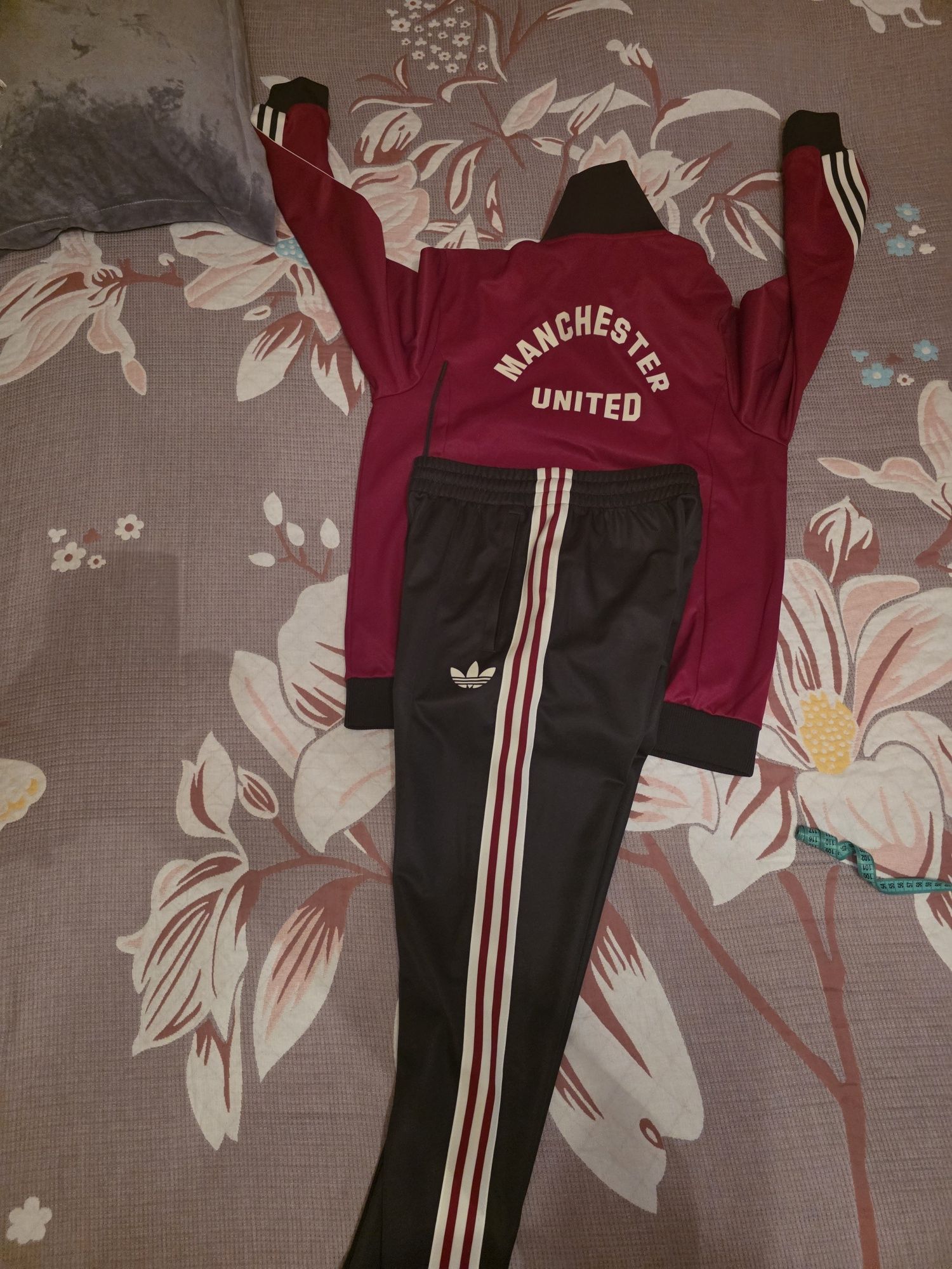 Adidas Manchester united спортивный костюм