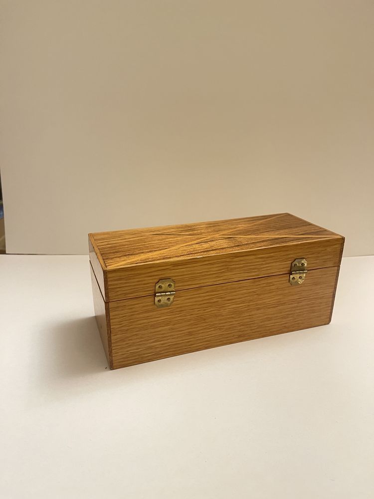 Stara drewniana skrzynka szkatułka na biżuterię vintage retro