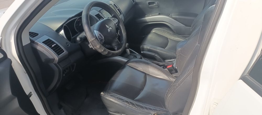 Mitsubishi outlander XL