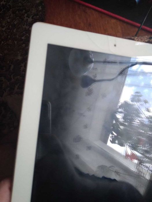 Планшет білий Apple iPad (4) 32 GB + 4G   A1459 Wi-Fi + Cellular