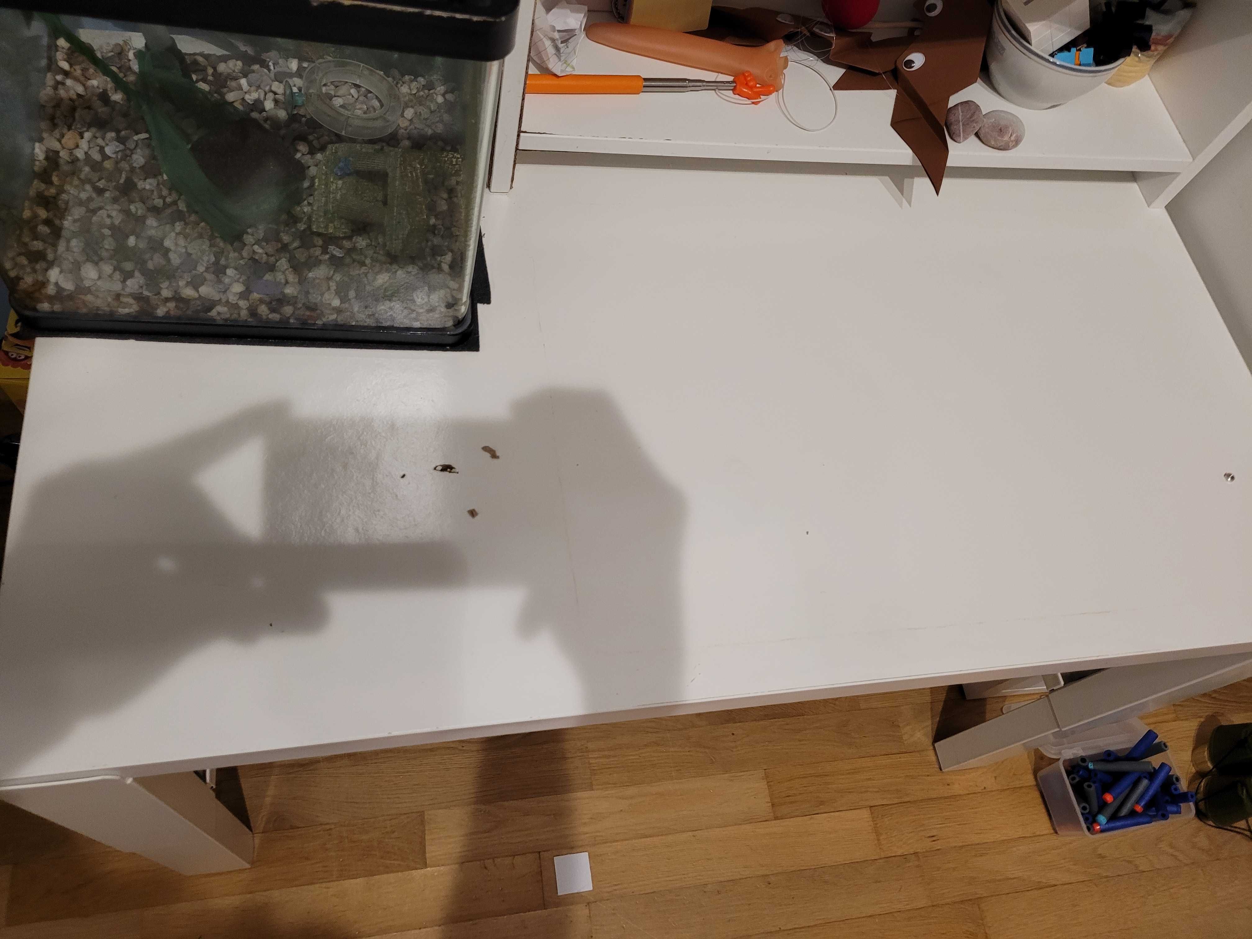 Białe biurko dziecięce Ikea PÅHL z nadstawką, wypaczony blat