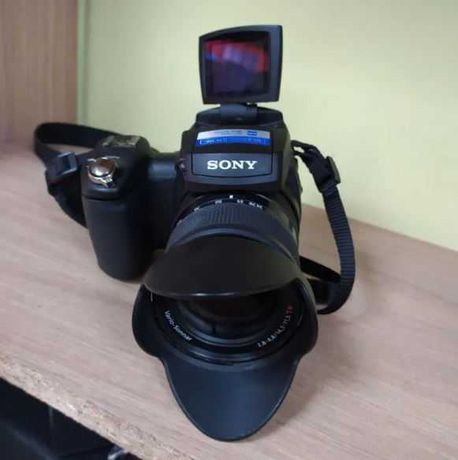 Фотоапарат Sony, объектив 5x Carl Zeiss. Фотокамера, камера. Япония!