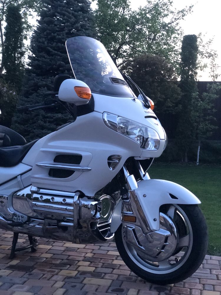 Свіжак! З Японії HONDA GL1800!