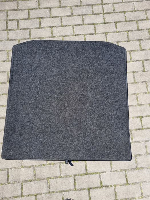 Dwustronna mata wykładzina tapicerka bagażnika Octavia III 3