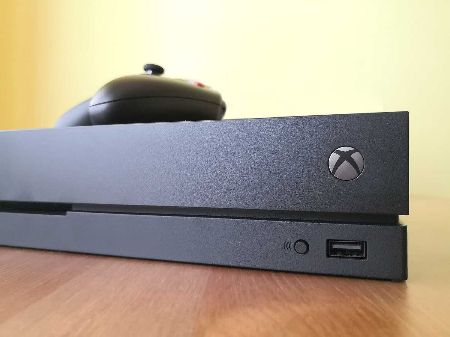 Приставка консоль Xbox One X 1TB 4К + геймпад