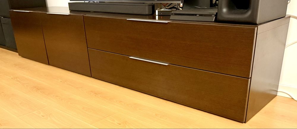 Móvel aparador de TV (2 modulos)