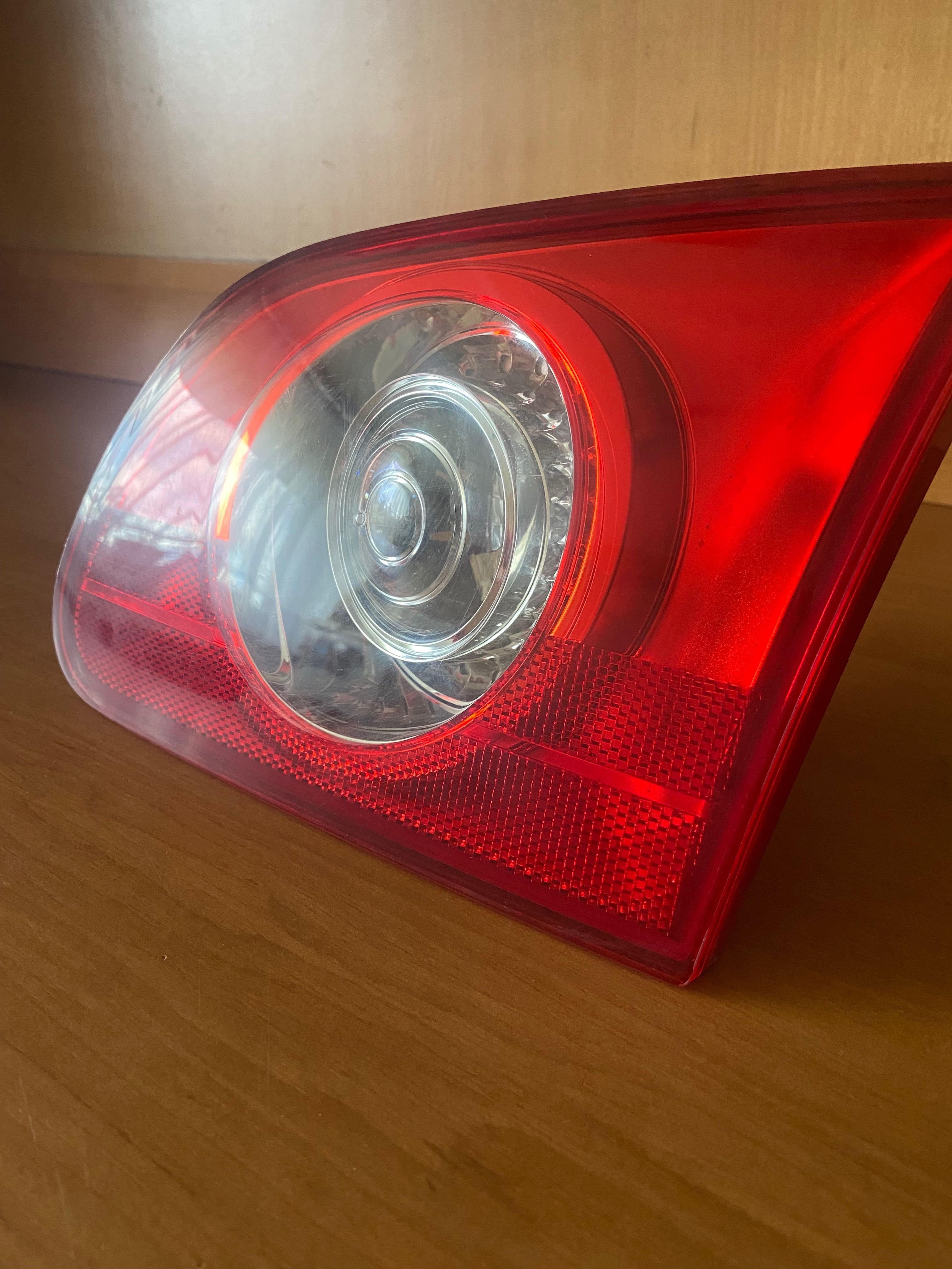 Lampa prawa  Passat b6