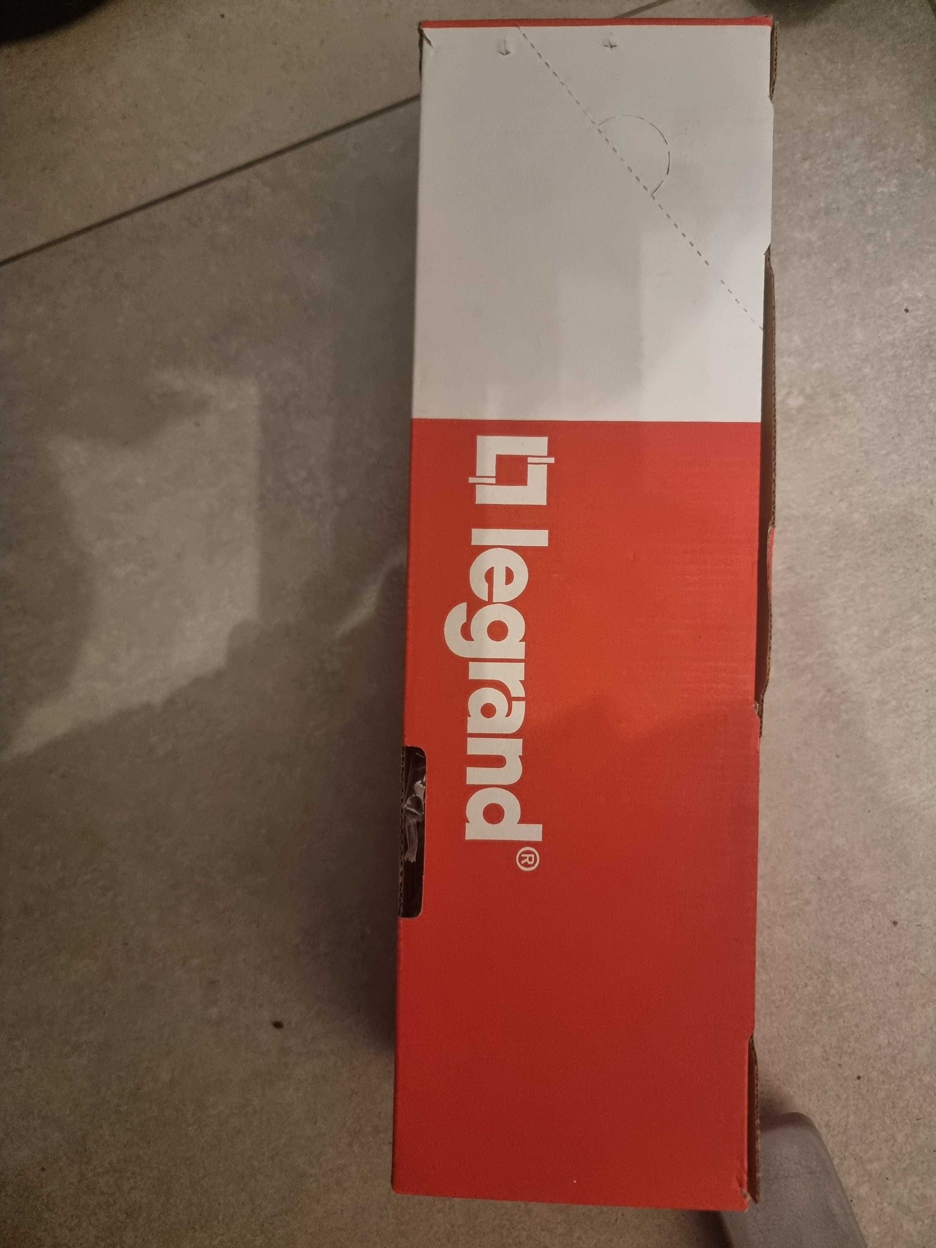Legrand NILOE Łącznik krzyżowy pojedynczy do ramki biały 764504