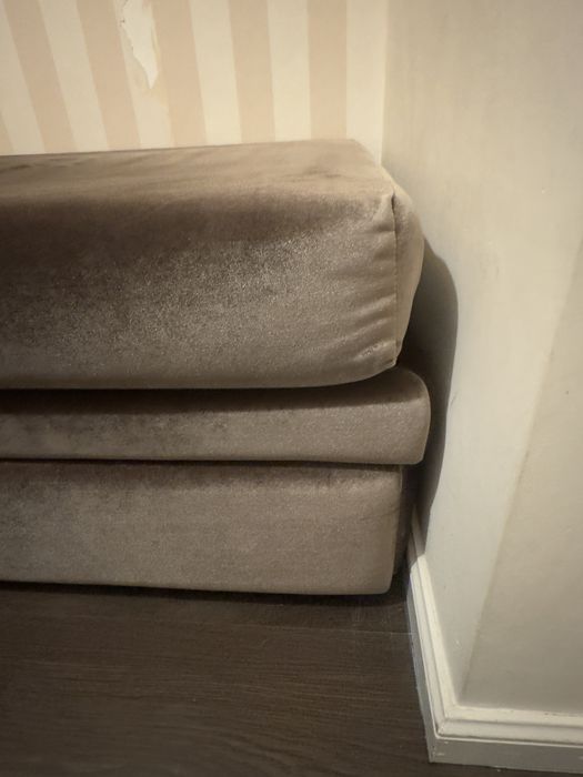 Cama dupla de gaveta em veludo
