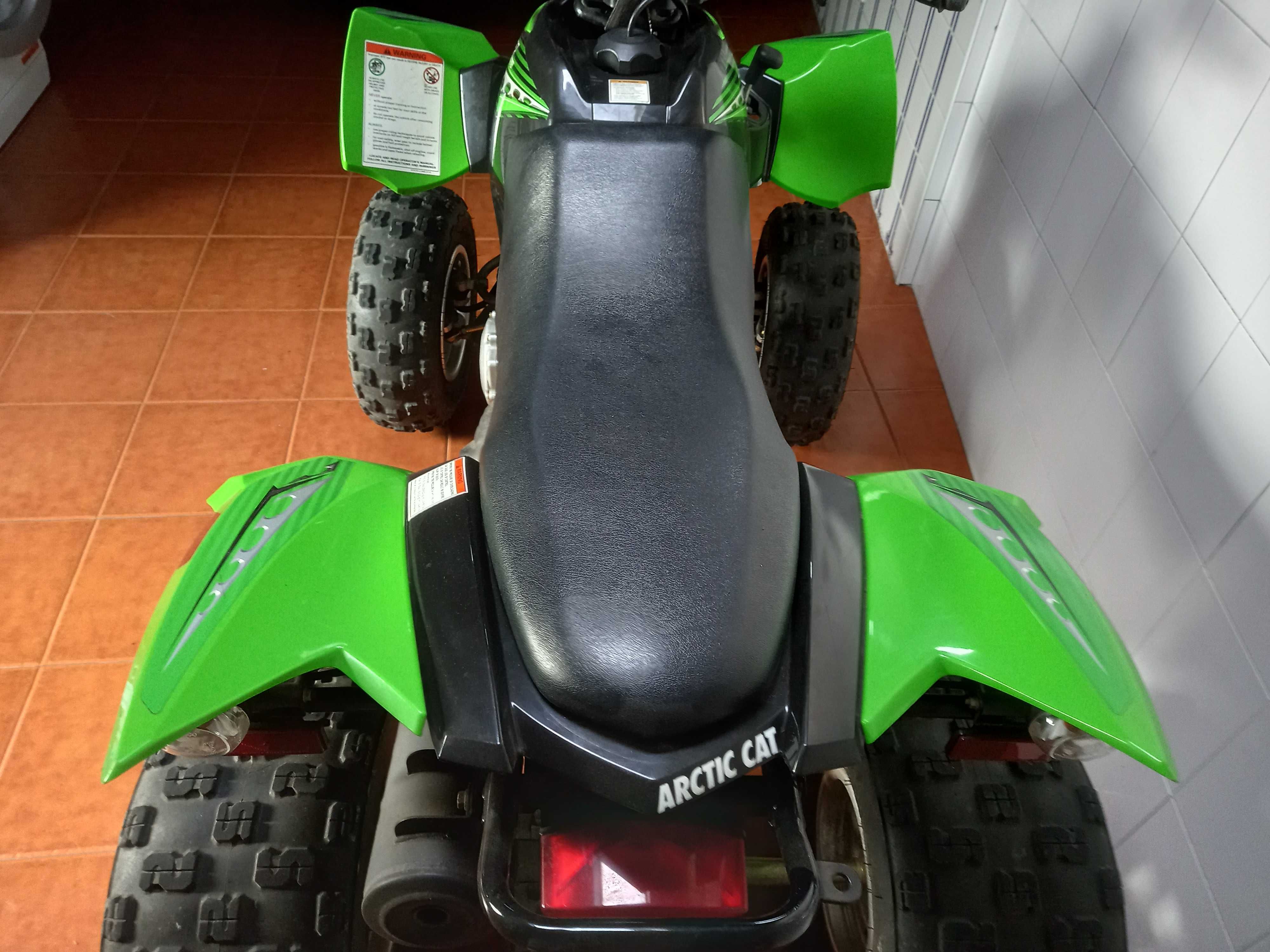 Moto 4 artic cat 250 dvx