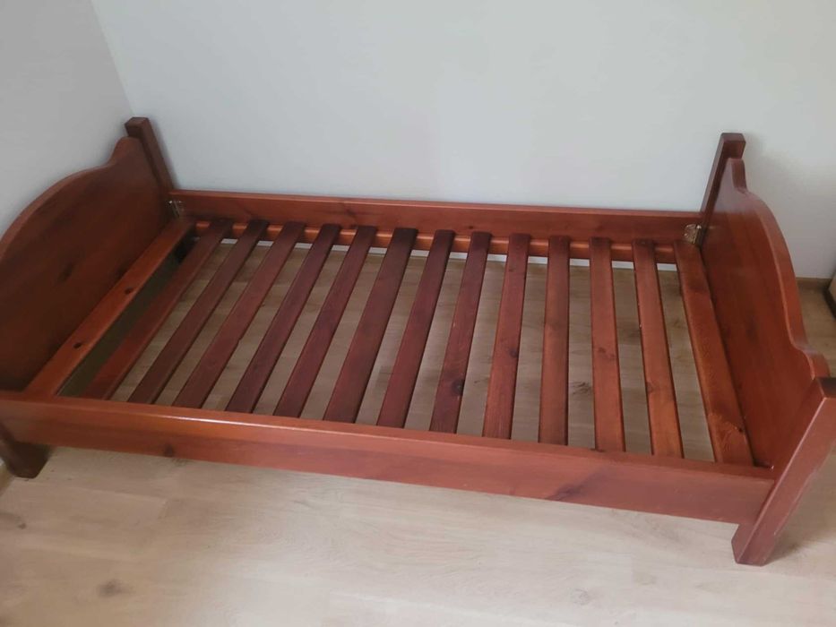 Solidne drewniana rama łóżka ze stelażem 100cm