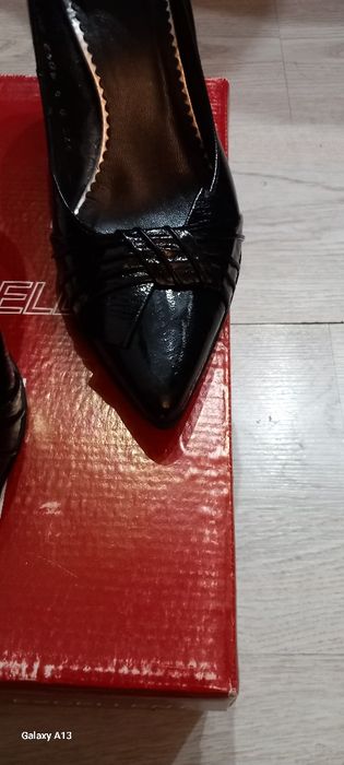 Oryginalne szpilki .Czarne