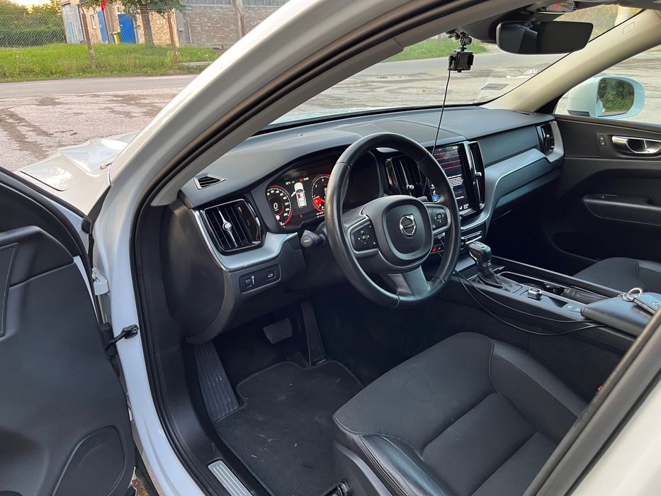 Volvo XC60 2.0 D4 190km AWD automat światła full LED aktywne