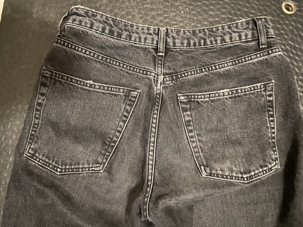 Spodnie jeansy Mom Topshop M W28 L30 sprany czarny