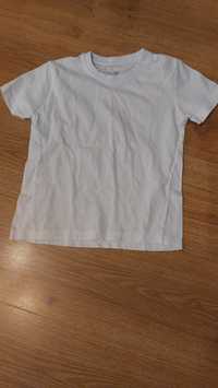 Biały T-shirt 122cm.