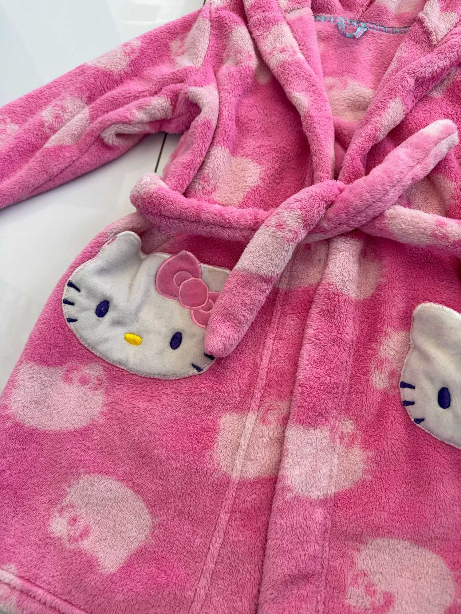 Różowy szlafrok hello kitty dla dziewczynki