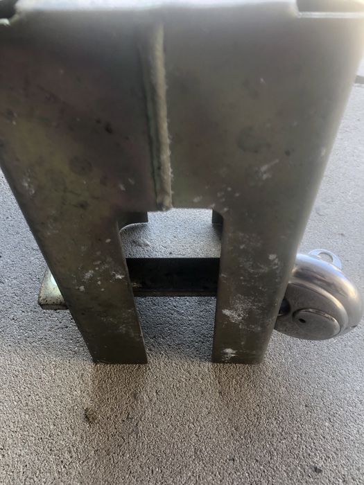 Zabezpieczenie dyszla przyczepki zaczep z kłódką