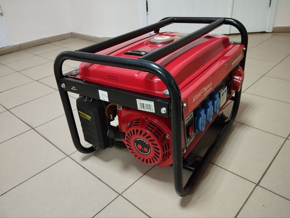 Генератор трьох фазний