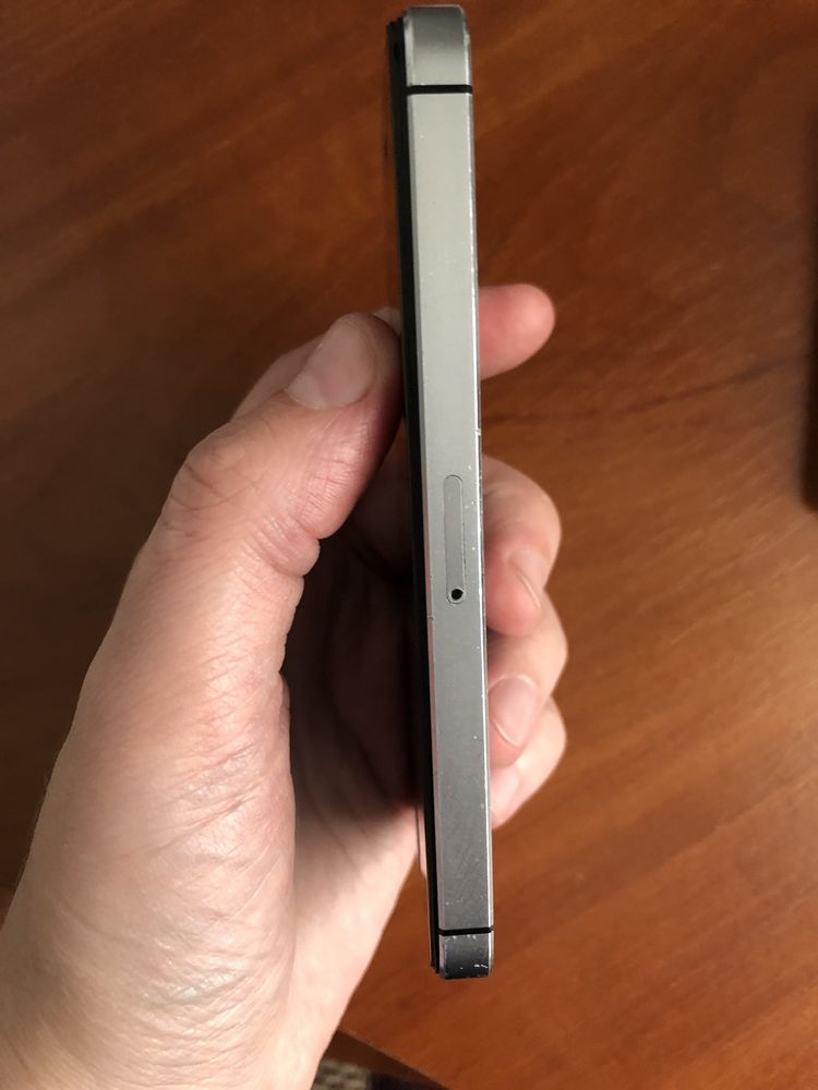 iPhone, 5S (серый космос) neverlock