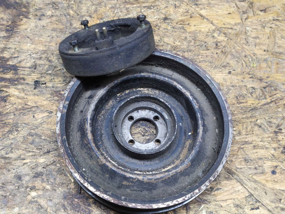 Шків помпи 124 Mercedes 124 Бензин з муфтою