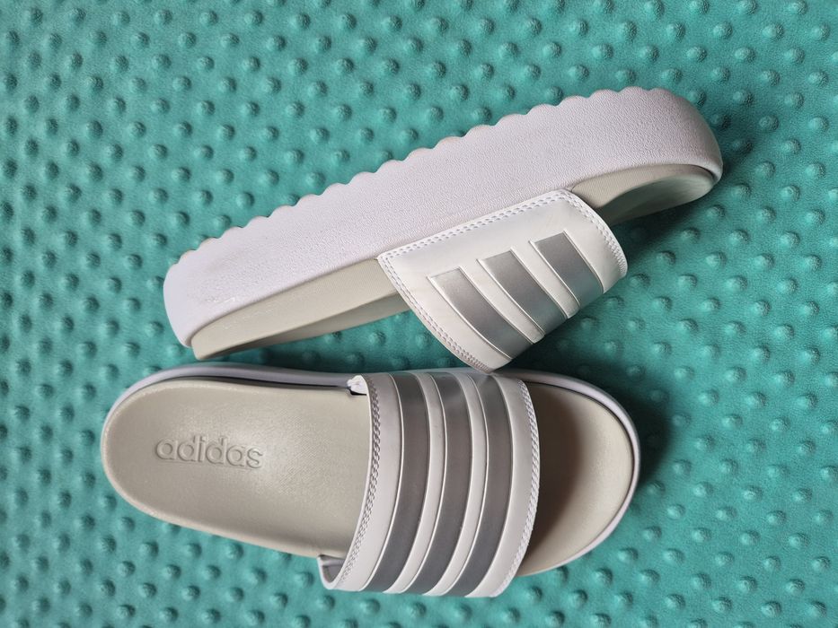 Шльопанці на платформі Adidas Adilette platform