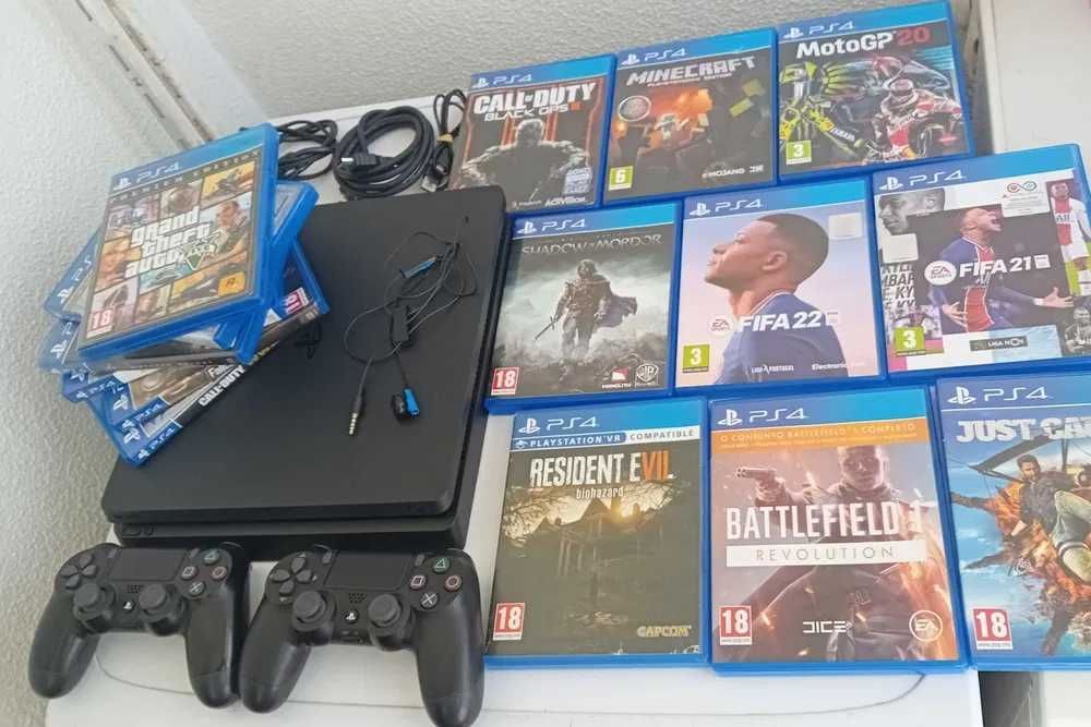 PlayStation 4 Consola 1Tb ps4 + 2 comandos oficiais +4 jogos