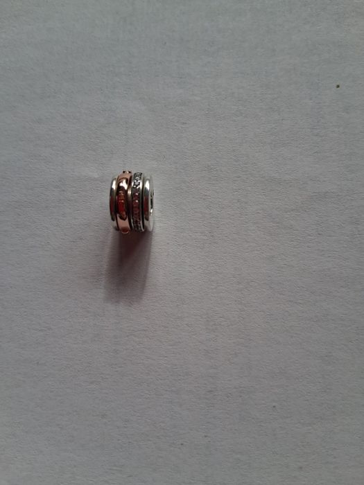 Charms złoto-srebrny serduszka Pandora