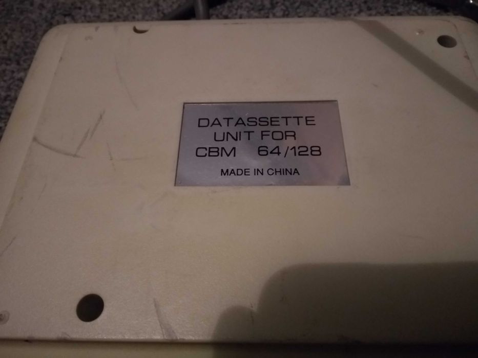 Commodore Magnetofon + zasilacz STP140
