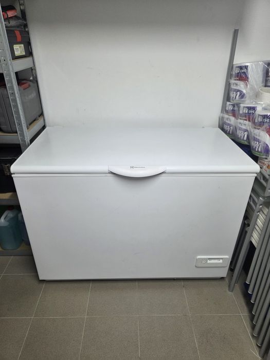 Zamrażarka skrzyniowa Electrolux EC2233AOW1 klasa A+++ Pojemność 223 l
