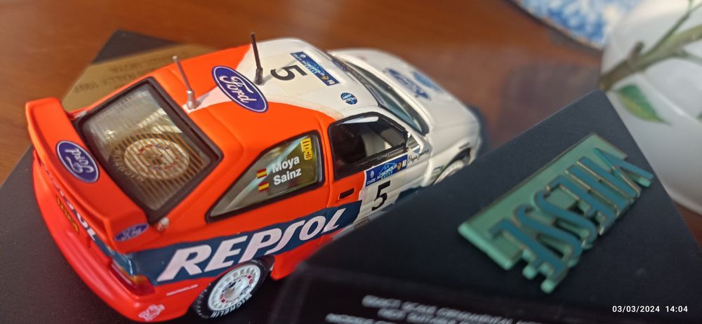 Vitesse Ford escort wrc Carlos Sainz 1/43 novo 30€