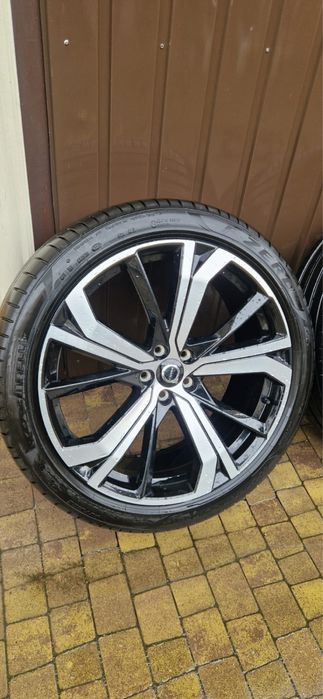 R21"Колеса в зборі volvo хс60 Оригінал Німеччина P zero (літня резина)