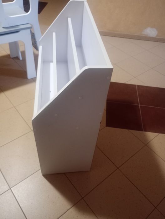 Regał na gry, książki 79/72- 50 zł