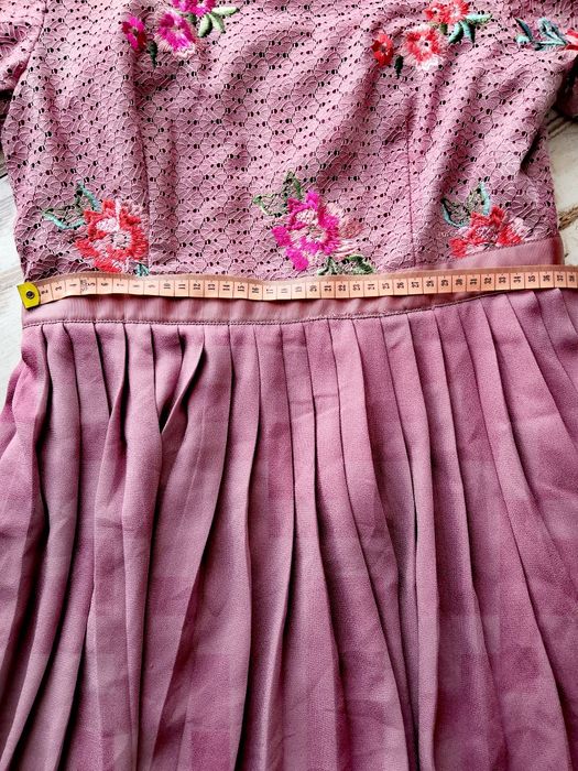 Piękna sukienka Little Mistress