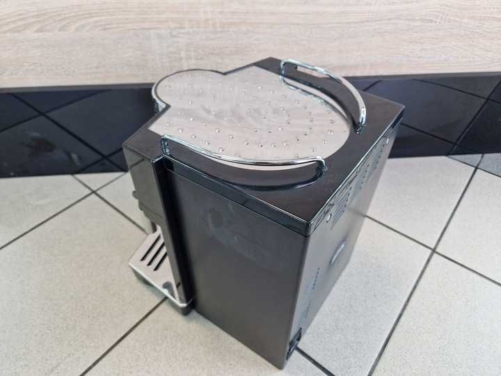 Kolbowy ekspres ciśnieniowy De'Longhi EC 820.B 1450 W czarny