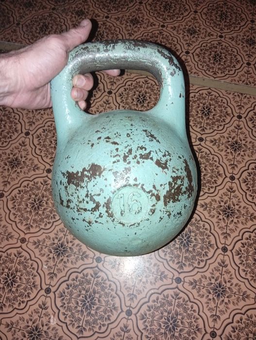 Гиря 16 кг + фитнес резинка на 80 кг