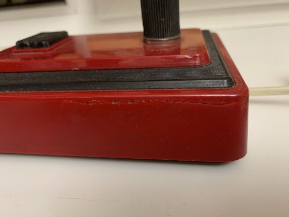 Стильная и практичная настольная лампа времён СССР.