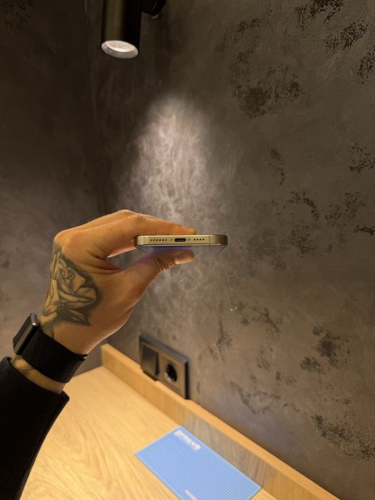 Б/у iPhone 15 Pro Max 256Gb White Titanium ФИЗ Сим Гарантия/USDT