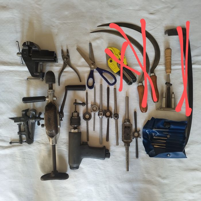Інструмент, дриль, серп, коса, воротки, тиси, ножиці, пасатижи, прес