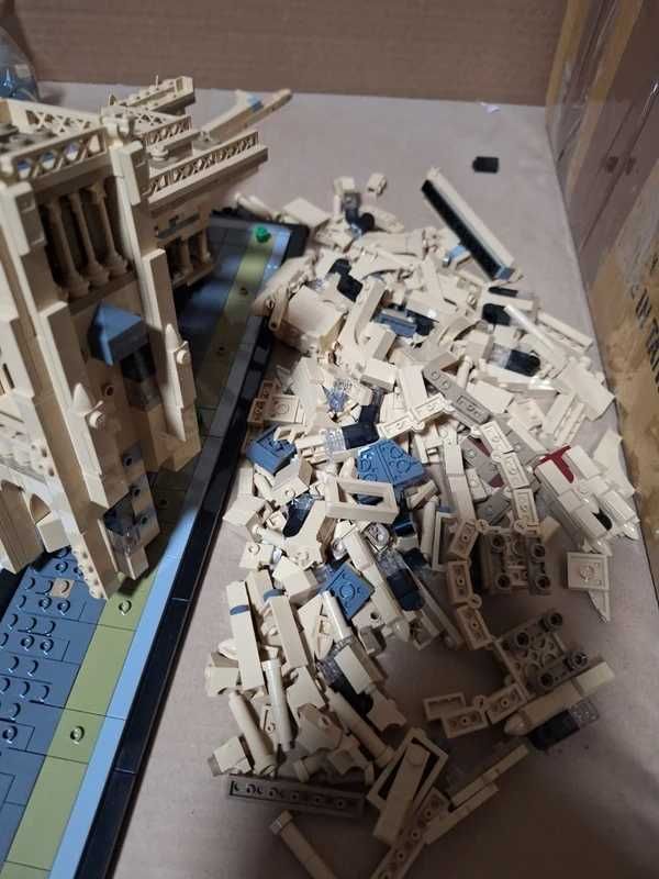 Lego architecture 21061 notre-dame de paris