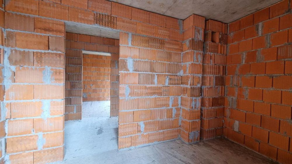 Продаж  окремостоячого  будинку  в затишному місці  с. Зубра біля лісу