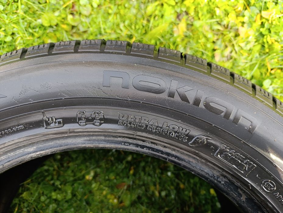 Шини Nokian Hakkapeliitta R 235x55 R17