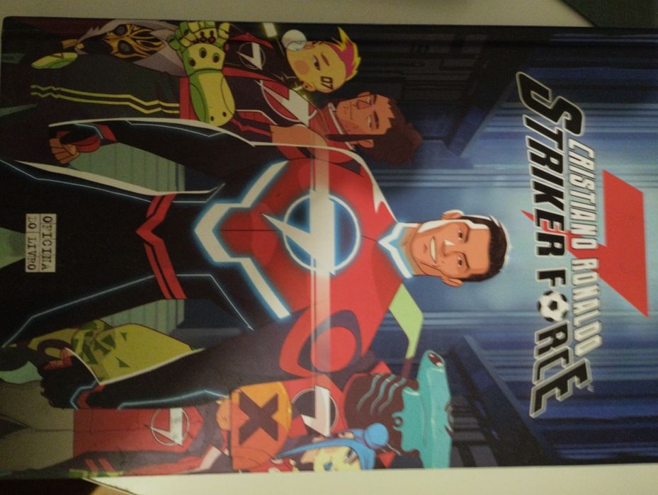 Livro "Cristiano Ronaldo Striker Force"