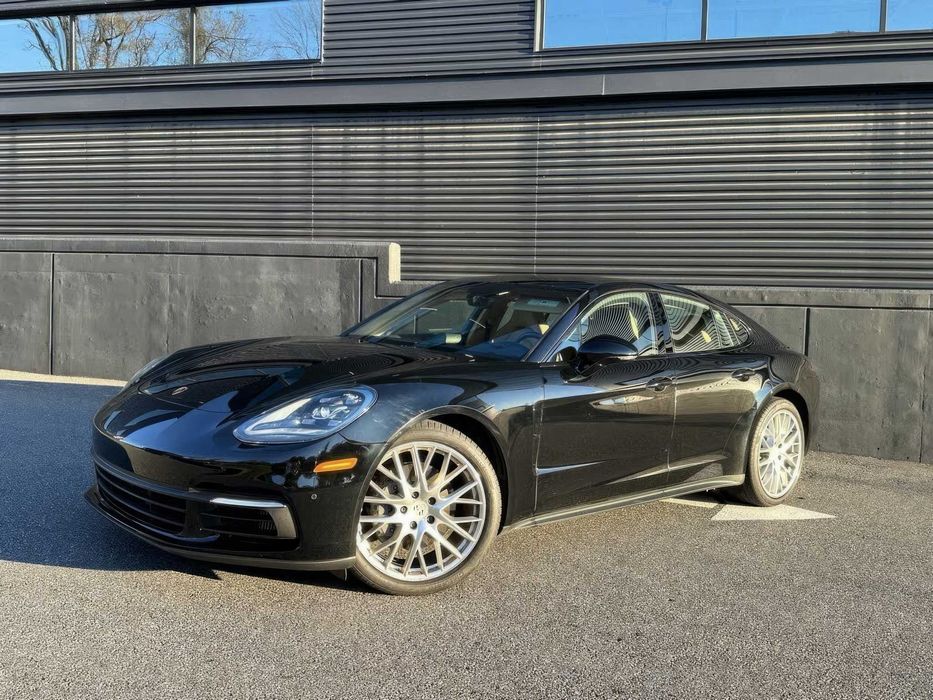 Porsche Panamera      2018