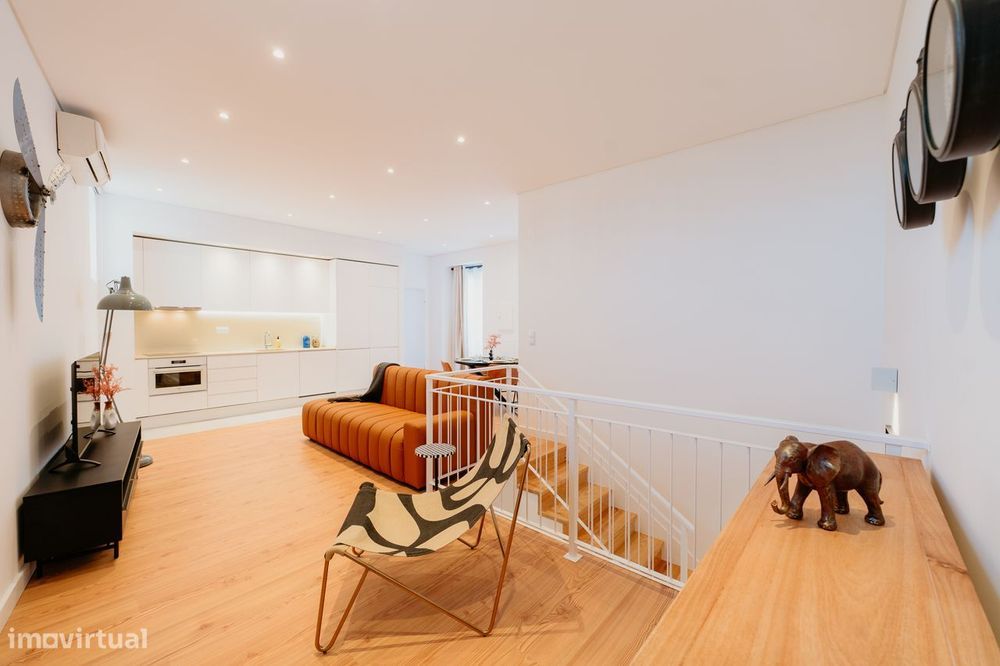 T2 Duplex de Luxo junto a Santa Apolonia!