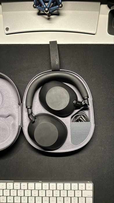 Sony WH-1000XM6 – stan idealny, używane bardzo mało oryginalne pudełko
