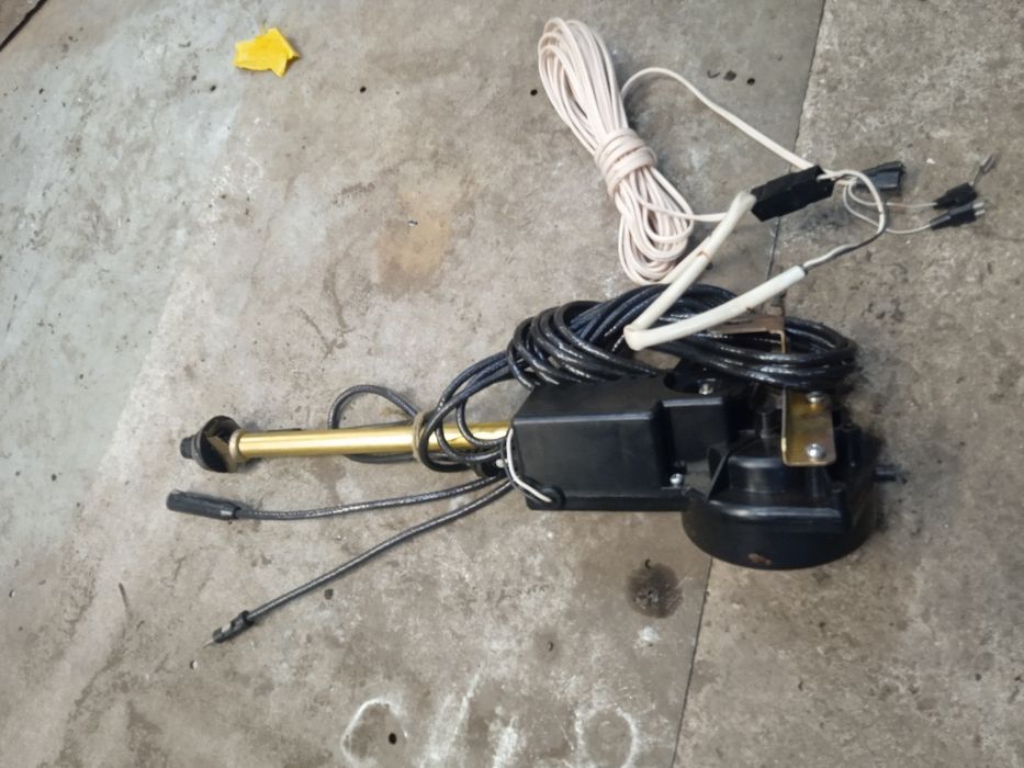 Автомобитльная радиоантенна