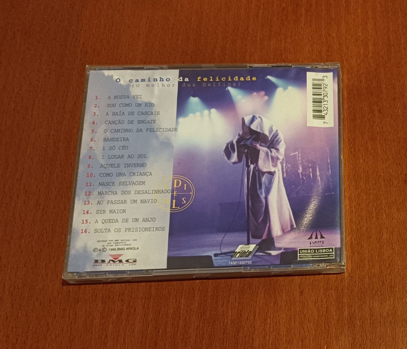 CDs de Limp Bizkit, Santana, Enigma, Mafalda Veiga e Delfins.