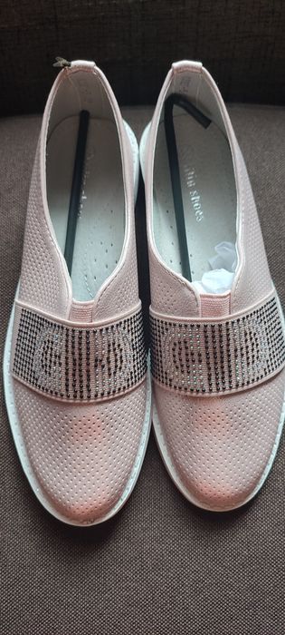 Туфельки для дівчинки